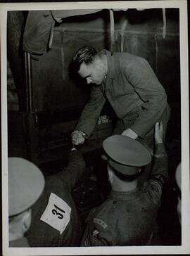 Keystone: Kramer, Josef. "La "Bestia de Belsen" abre el Juicio de Lüneburg". 18 septiembre 1945