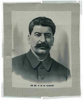 Stalin, Iosip. Retrato. 1937  (Reproducción enmarcada en la Sala de investigadores y original en el archivo C 229)