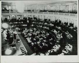 LFE/UPI: "Más de doscientos representantes de firmas de Europa, Asia y América asistieron a la 93ª subasta de pieles internacional que se ha celebrado en la ciudad soviética de Leningrado". Leningrado, 21 de Enero de 1983.