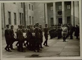 Goering durante entierro de miembro de la cancillería del Reich. 10 diciembre 1944