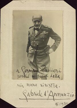 Gabriele D'Annunzio (1863-1938), escritor y periodista italiano, c. 1933.