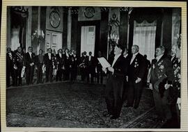 Fotografía de Adolf Hitler recibiendo a una delegación del gobierno japonés.