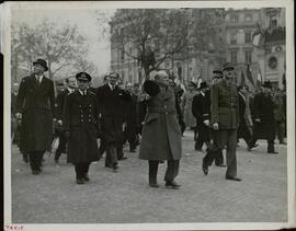 "El Primer Ministro en París". Winston Churchill y Charles De Gaulle después de la liberación de París