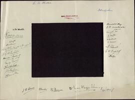 Paspartús de Fotografía Conmemorativa de la Operación Archery, firmada por la tripulación del buque HMS Prince Leopold, c. 1941