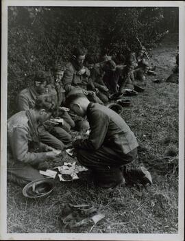 SS-PK Kriegsberichter Schulz: "A causa de los estragos de la batalla con gran despliegue de material bélico". Julio 1944