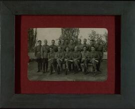 Líderes republicanos nombrados profesores auxiliares en la Academia Superior M. B. Frunze del Ejército Soviético, tomada en Ufa, Urales, c. 1942.
