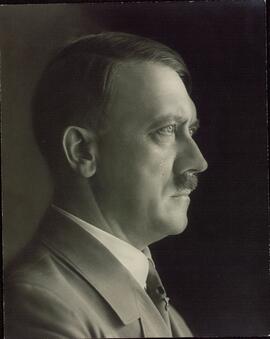 Photo Hoffmann: Adolf Hitler