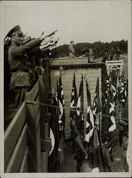 Planet news / Popperfoto: "Hitler en discurso frente a 160.000 nazis. Nuremberg"