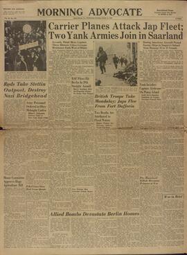 "Morning Advocate", Baton Rouge, Miércoles 21 de Marzo de 1945. "Portaaviones atacan la flota japonesa."