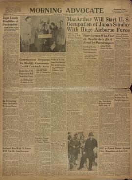 "Morning Advocate", Baton Rouge, Miércoles 22 de Agosto de 1945. "MacArthur comenzará el domingo la ocupación estadounidense de Japón con una enorme fuerza aerotransportada."