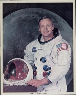 Armstrong, Neil A. (1930-), astronauta estadounidense. Primer hombre en pisar la Luna