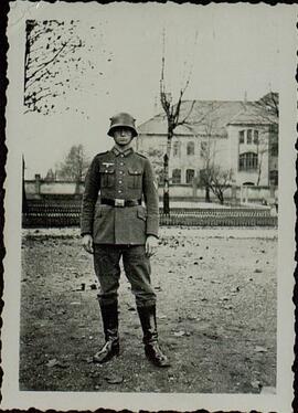 Alemania nazi. Maier, Rudi. 1930 - 1937. Formación ejército alemán, Barracas, maniobras, rally Nuremberg 1936, paradas, fútbol, Zeppelin, fotos personales, etc.