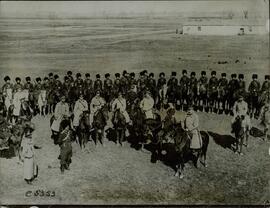 International News Service: Oficiales y tropas del segundo Regimiento, Rusia. WWI