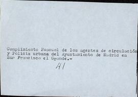 Conjunto de 625 fotos de la posguerra española: caja con fotos sueltas, carpeta