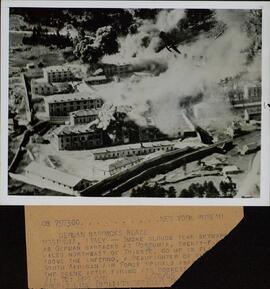 Acme Newspictures: "Doomed liberator" / "German barracks blaze". 19 y 20 Abril 1945