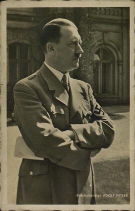 Hoffmann, R. Hitler, Adolf. P. tres cuartos, con brazalete con la esvástica