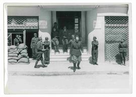 Militares alemanes frente al Hotel Acrópolis. Grecia