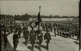 "Bandera de sangre y estandarte corporal. Adolf Hitler, Nuremberg, 11 septiembre 1935 "